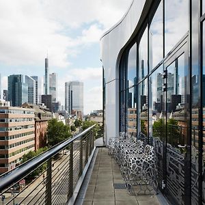 Roomers Frankfurt, Autograph Collection